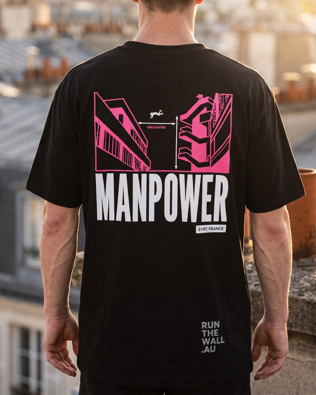 MANPOWER Spot Tee, black, print close-up